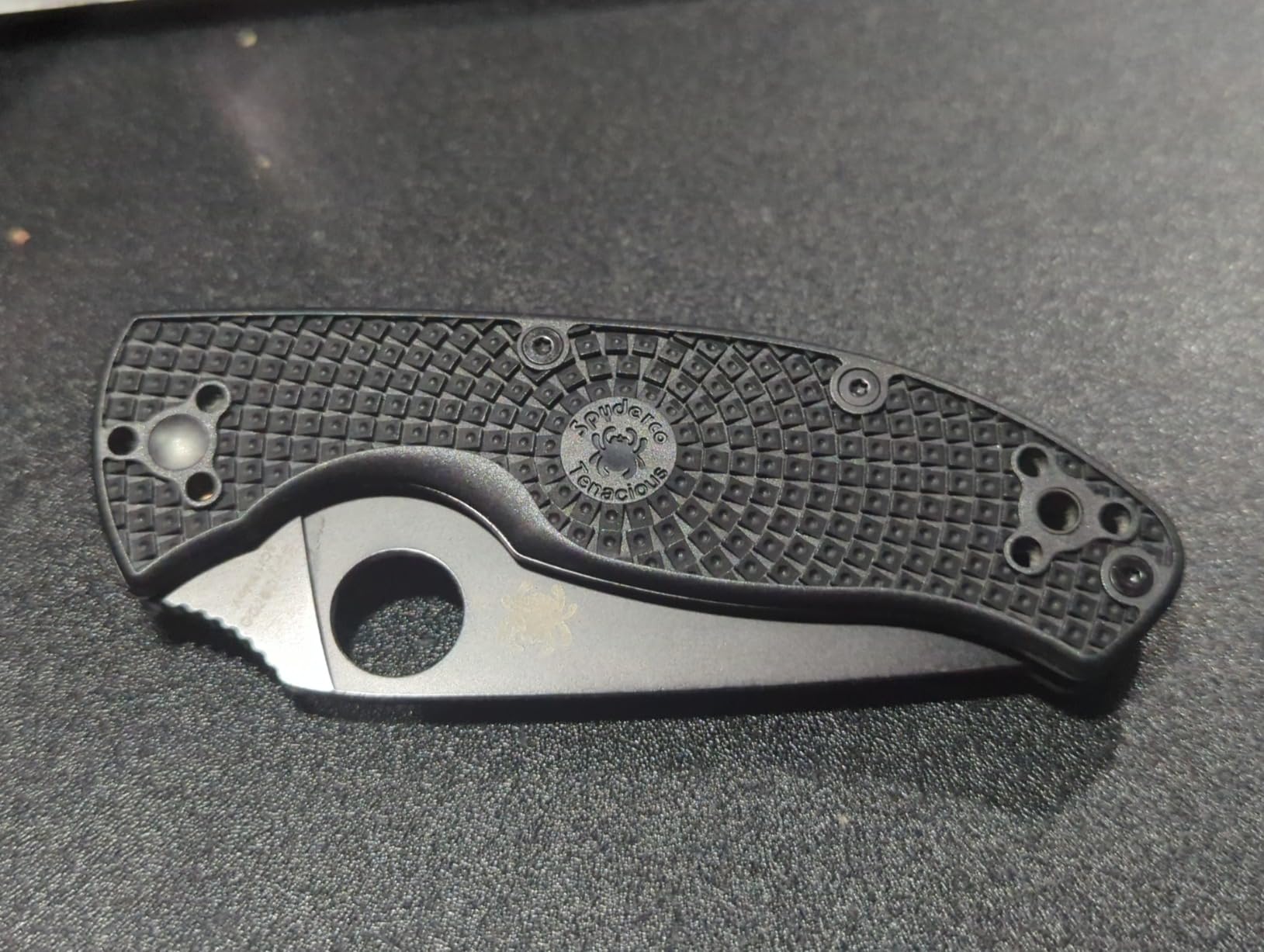 EDC Knife Folding Spyderco Tenacious Review – Top Utility Knife?